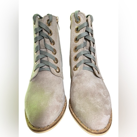 Beast boot from Buckle. Taupe color w/coppery gold detail 2.5” heel. size 6 NWOB - Picture 13 of 16